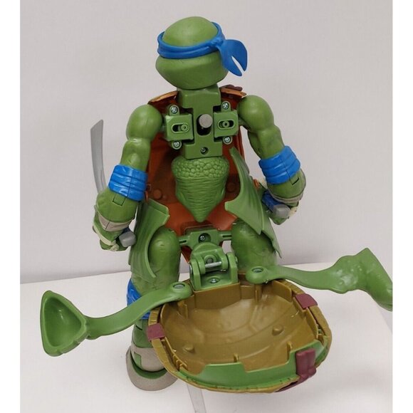 Teenage Mutant Ninja Turtle Transforming Leonardo Figure ©2016 Viacom - Picture 5 of 7